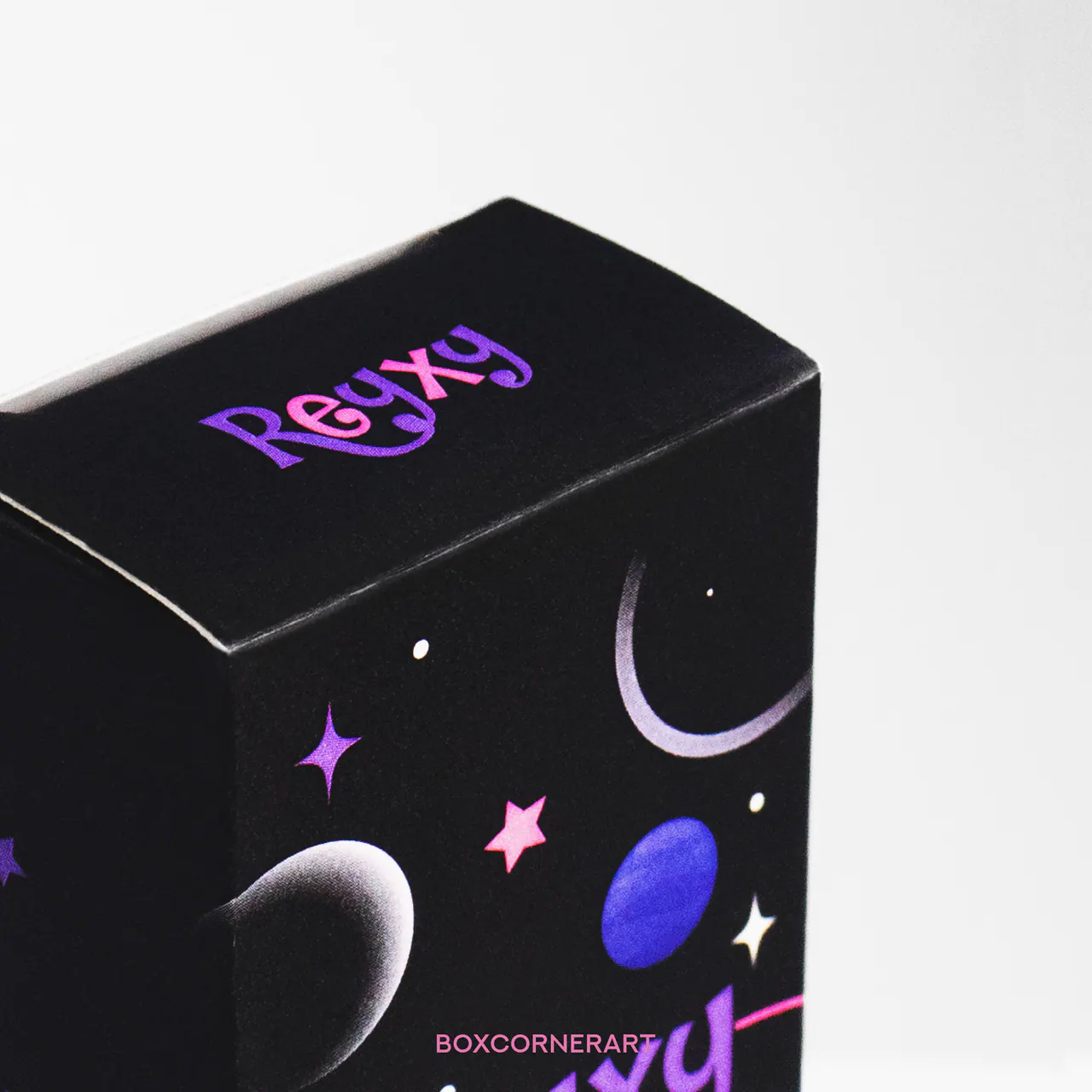รูปตัวอย่างกล่องเครื่องสำอาง Reyxy Blush สำหรับรับผลิตกล่อง รับทำกล่อง และผลิตกล่องโดย Box Corner Art มุมที่ 4
